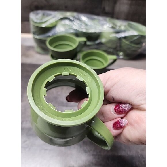 Vintage Solo Cozy Disposable Cup Holders Plastic Avacado Green Set of 14 - Picture 3 of 3